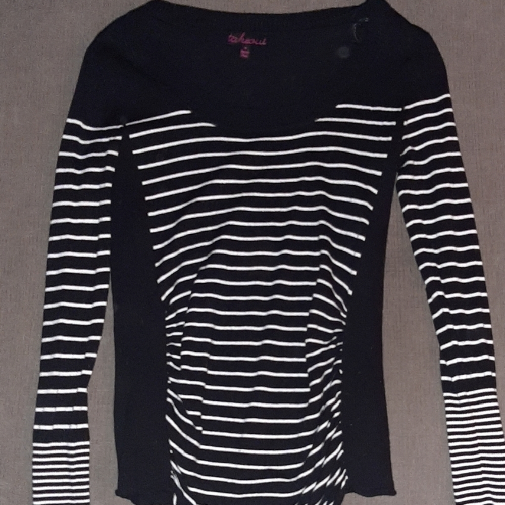 Stripes!!! B&W dream sweater sz M